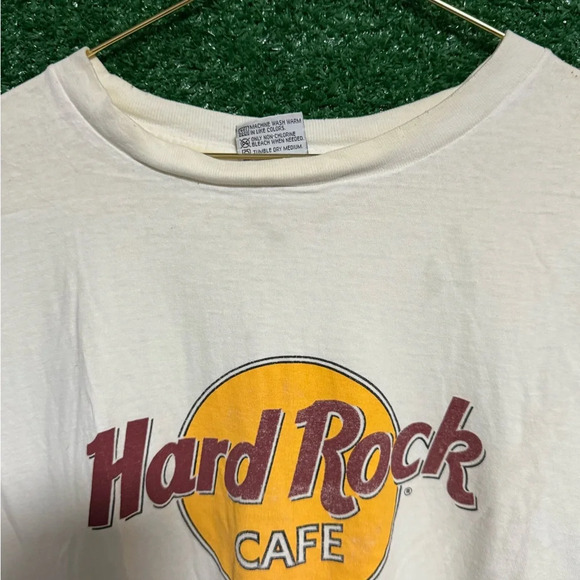 Hard Rock Cafe Classic Logo Tee - Cream and Red - Picture 3 of 9